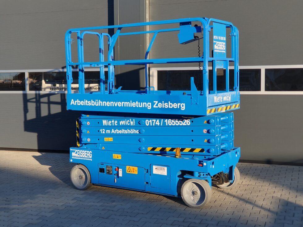 Batteriebetriebene Scherenb&uuml;hne